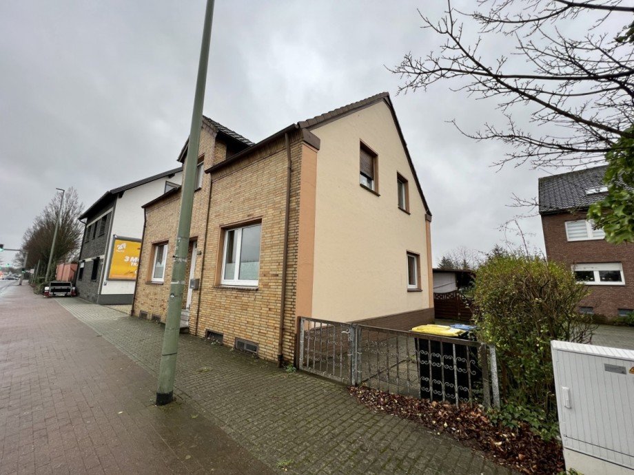 Seitenansicht rechts Einfamilienhaus Duisburg / Vierlinden