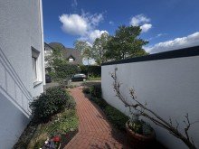 Hauszugang Sch�ne Doppelhaush�lfte in Dinslaken Eppinghoven zu verkaufen.