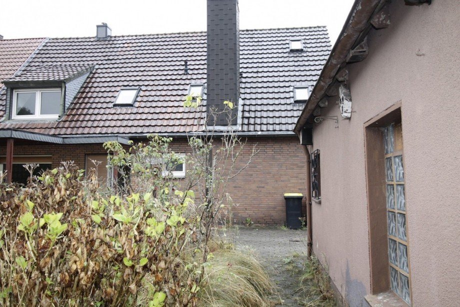 R�ckseite Zweifamilienhaus H�nxe