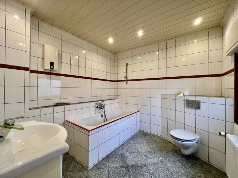 Bad EG Einfamilienhaus Duisburg / Vierlinden