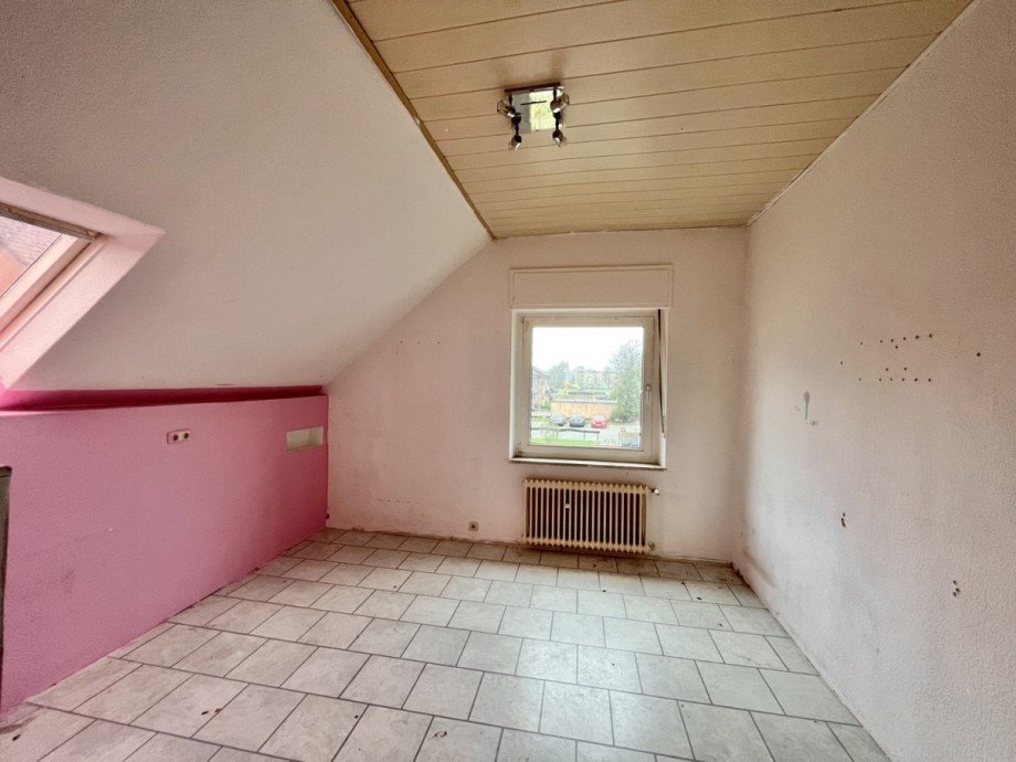 Zimmer OG. Einfamilienhaus Duisburg / Vierlinden
