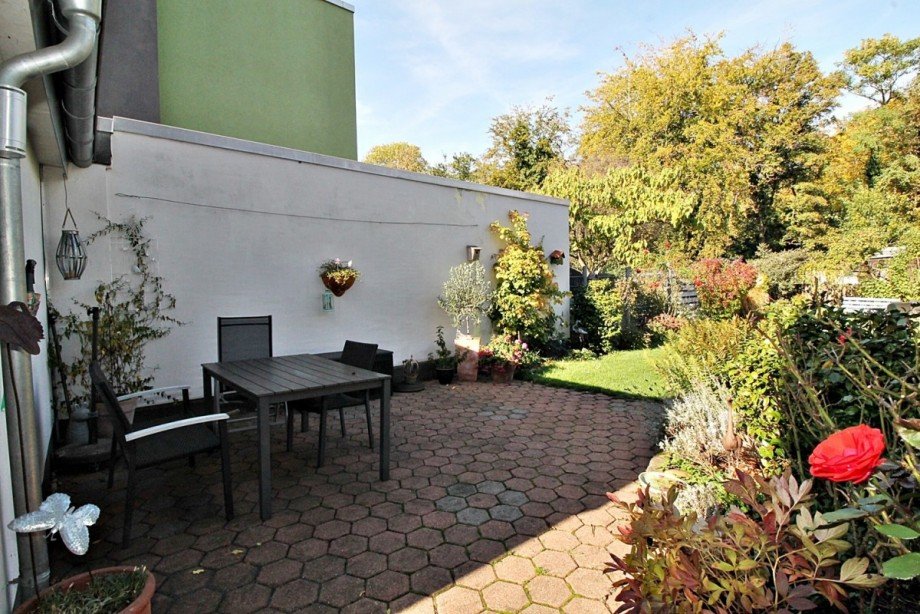 Sitzecke Mehrfamilienhaus Duisburg / Aldenrade